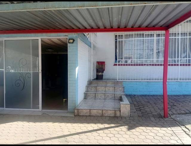 3 BEDROOM HOUSE FOR SALE IN LINDHAVEN